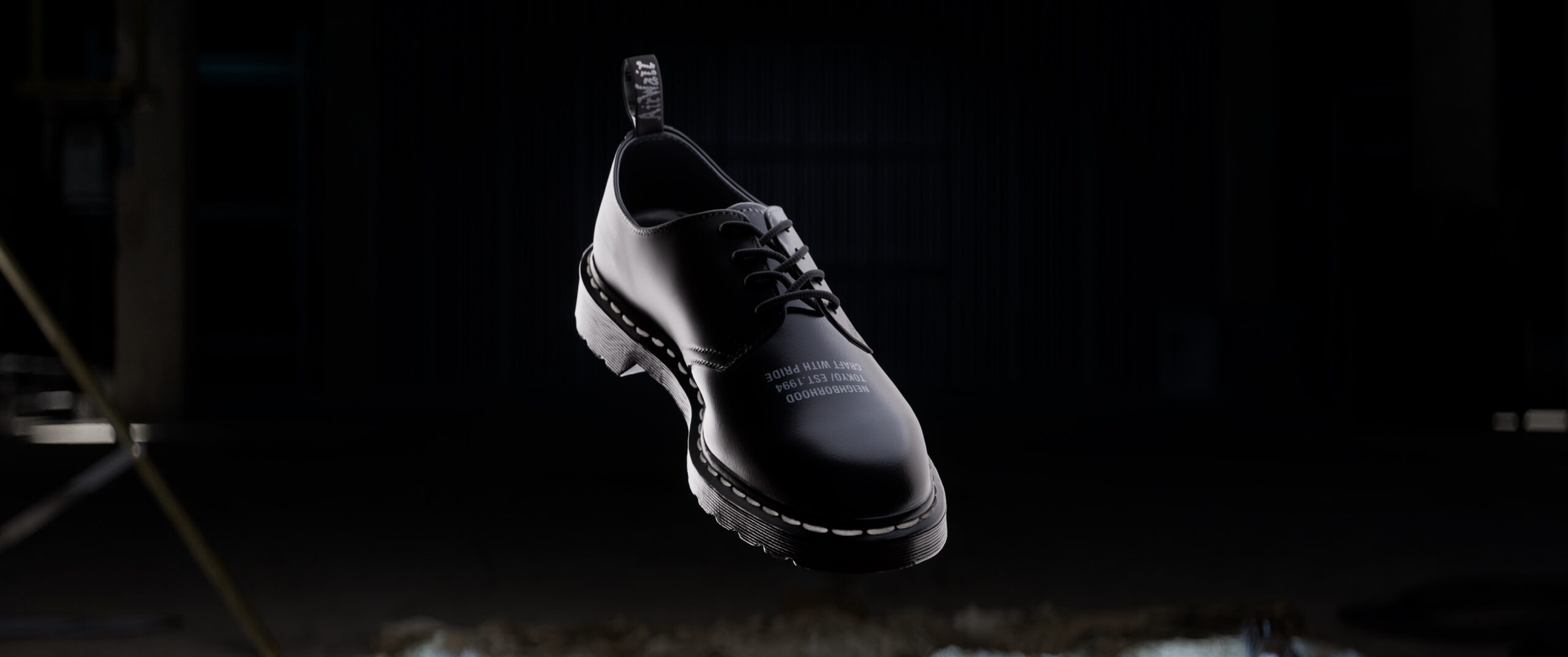 靴 supreme dr.martens studded penton loafer Dr. Martens Returns With Supreme for Studded Penton Loafer