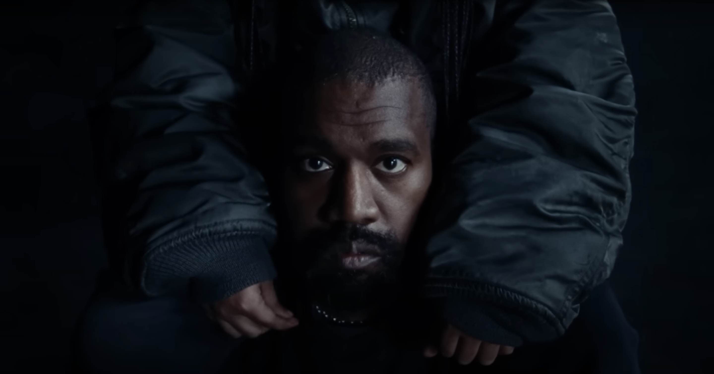 Kanye West släpper bisarr musikvideo till 